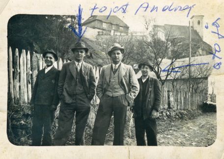 Zdzisław Żuber (right) around 1941, with other Polish forced laborers in Lower Austria