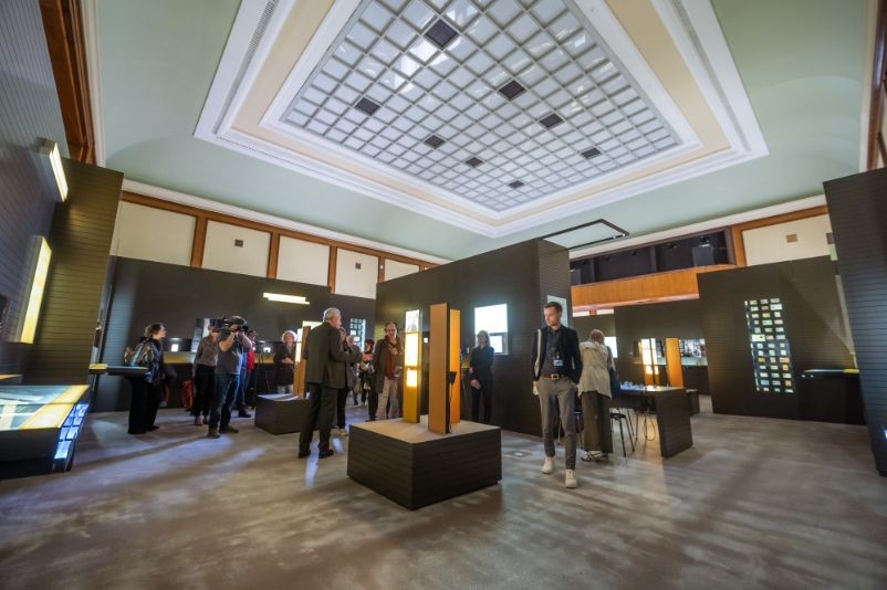Zusehen ist der Hauptraum der Ausstellung des Museum Zwangsarbeit in Nationalsozialismus.